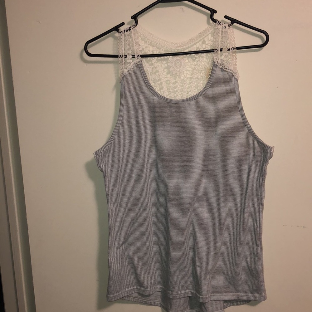 Tops - Picture 2 of 4